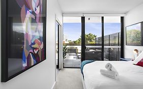 Boutique Unit With Huge Terrace Near Cafes & Shops